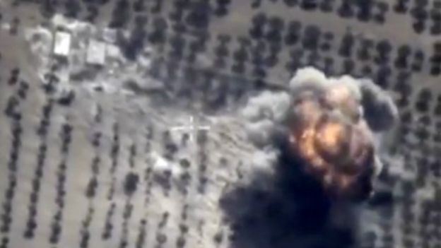 12月初的一張俄軍空襲敘利亞空中拍攝圖片