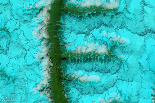 valles y cordilleras nevadas en el sureste de Tíbet. Foto: NASA