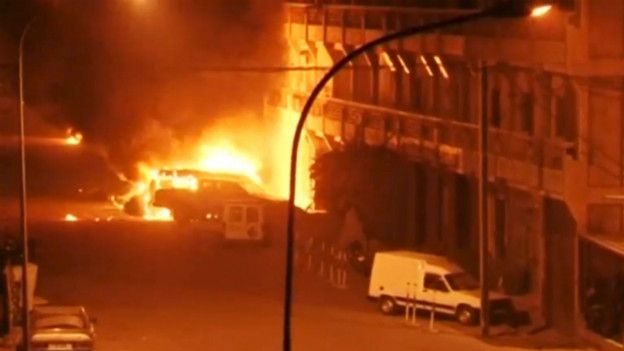 Пожар в здании отеля Splendid в Уагадугу, Буркина-Фасо (16 января 2016 г.)