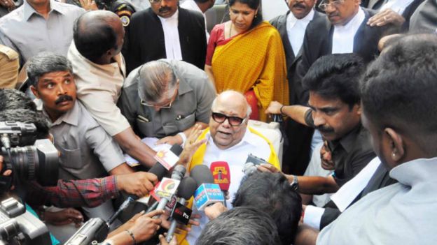 160118101256_karunanidhi_at_court_640x36