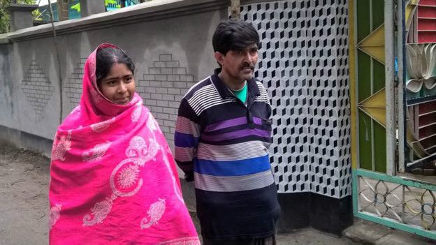 Hermana y padre de Puja