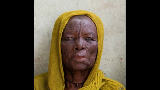 Una anciana en Maiduguri, Nigeria, fotografiada por Fati
