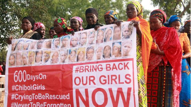 Protesta demandando el regreso de niñas secuestradas por Boko Haram