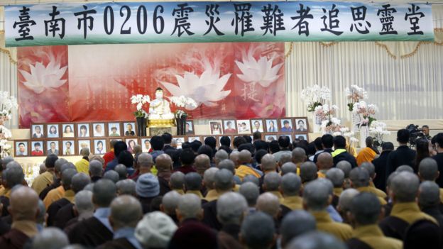 12日，台南地震家属在追思灵堂。