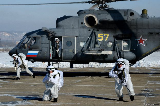 Российские ВДВ под Псковом учатся захватывать аэродромы. Прибалтика напряглась 3 Российские десантники