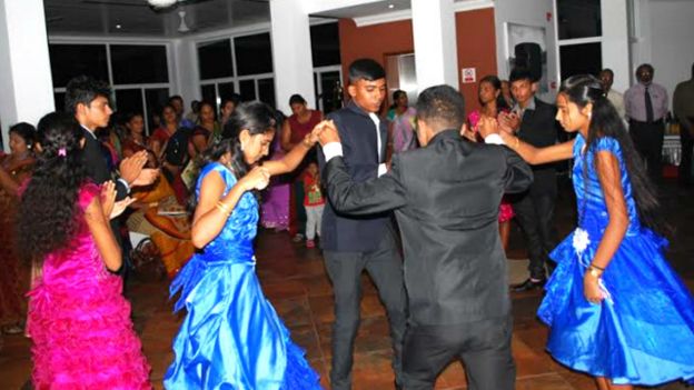 160226170809_burgers_sri_lanka_640x360_b