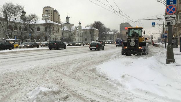На столицу России обрушился рекордный снегопад