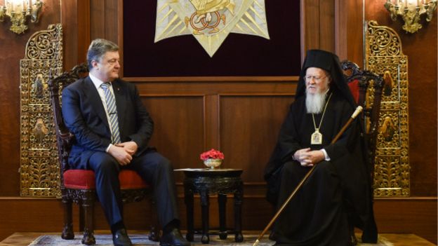 Петро Порошенко та Патріарх Варфоломій на зустрічі навесні 2016 року 