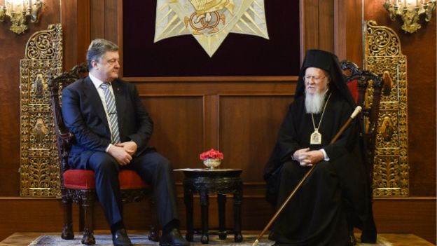 Петро Порошенко та Патріарх Варфоломій на зустрічі навесні 2016 року Петро Порошенко та Патріарх Варфоломій на зустрічі навесні 2016 року