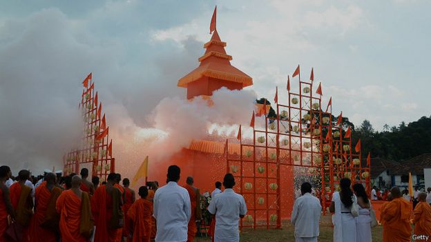 160313152701_asgiri_thero_funeral_640x36