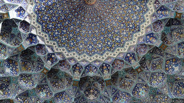 http://ichef.bbci.co.uk/news/ws/624/amz/worldservice/live/assets/images/2016/03/22/160322130015_shah_mosque_isfahan_624x351_hosseinlohinejadian.alamystockphoto.jpg