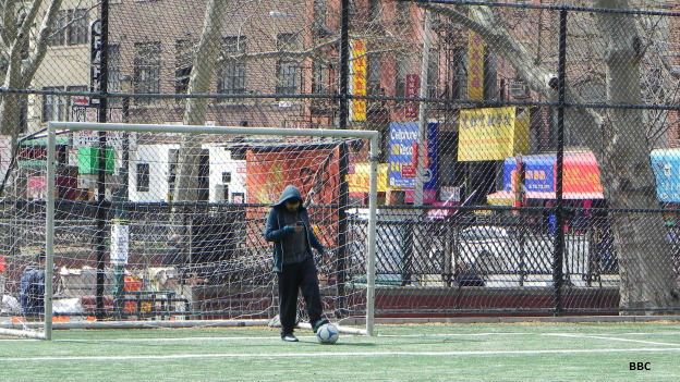 Cancha de soccer en el Barrio Chino de Nueva York