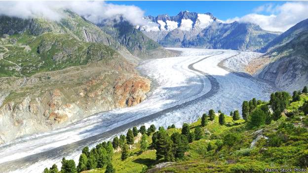 http://ichef.bbci.co.uk/news/ws/624/amz/worldservice/live/assets/images/2016/04/24/160424180530_the_worlds_glaciers_are_melting__624x351_alamystockphoto.jpg