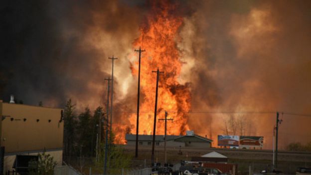 160504083442_cn_fort_mcmurray_wildfire_0