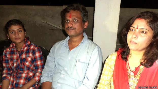 http://ichef.bbci.co.uk/news/ws/624/amz/worldservice/live/assets/images/2016/05/15/160515132656_engineer_santosh_kumar_bhardwaj_with_family_624x351_roshankumar.jpg