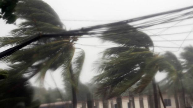 160521142929_bangladesh_cyclone_640x360_