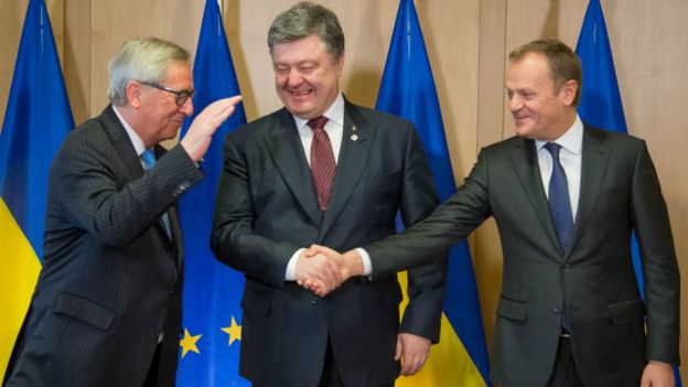 160607075347_petro_poroshenko_along_with