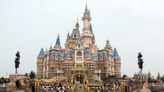 上海迪士尼城堡。