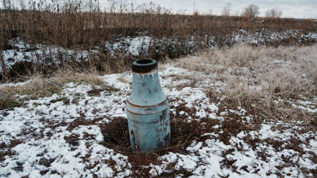 Следы интенсивных обстрелов на Луганской области сохранились даже через много месяцев после боевых действий