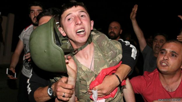 160716015126_images_by_anadolu_ajansi_tu