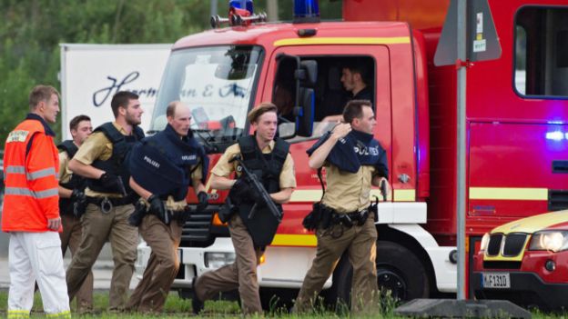 பாதுகாப்பு படையினர் அங்கு குவிக்கப்பட்டு வருகிறார்கள்