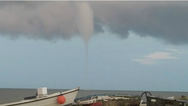 160801184638_waterspout_624x351__nocredi