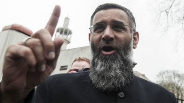 حساب أنجم تشودري على تويتر أغلق بعد إدانته وكان يتابعه أكثر من 30 ألف شخص