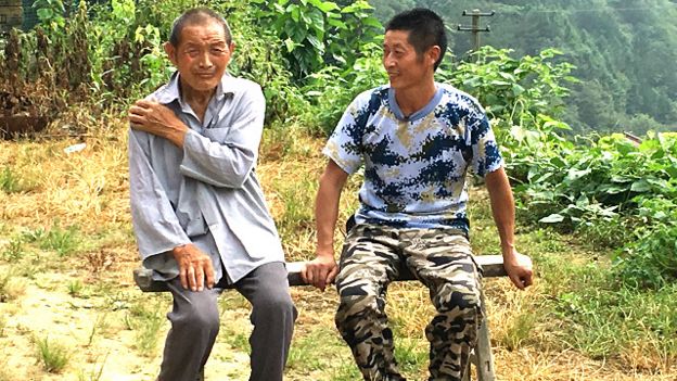 160828142859_chinas_bachelor_village_1_6