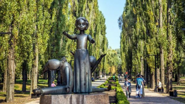 Памятник детям, погибшим в Бабьем Яру Памятник детям, погибшим в Бабьем Яру