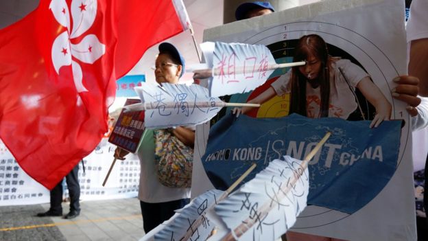 「宣誓風波」後香港出現抗議示威。