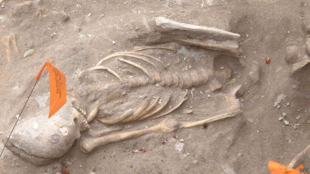 140116180337_mannar_mass_grave_640x360_b