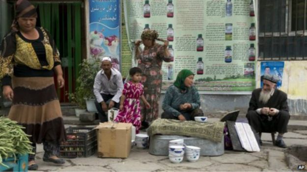 Người Uighurs thiểu số tại Tân Cương, Trung Quốc