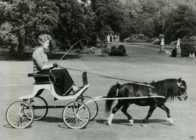 Deborah Mitford en casa