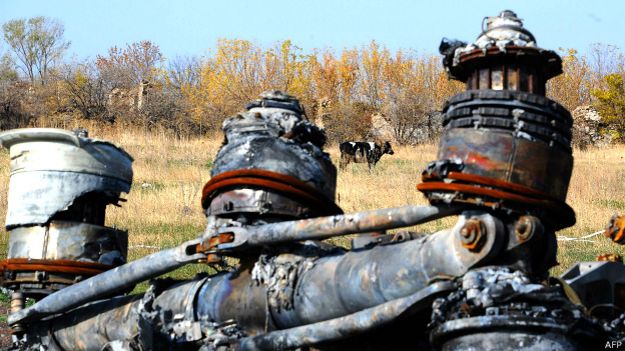Обломки малайзийского "боинга" близ населенного пункта Рассыпное 17 октября 2014 года