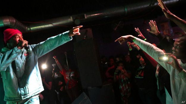 Show de hip hop em St. Louis, EUA, dia 12 de outubro de 2014 | Foto: AP