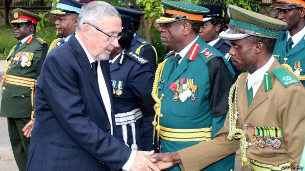 Ги Скотт на торжественной церемонии