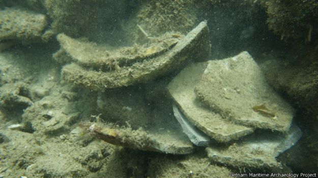 Những mảnh đồ gốm từ tàu thuyền đắm còn dưới biển