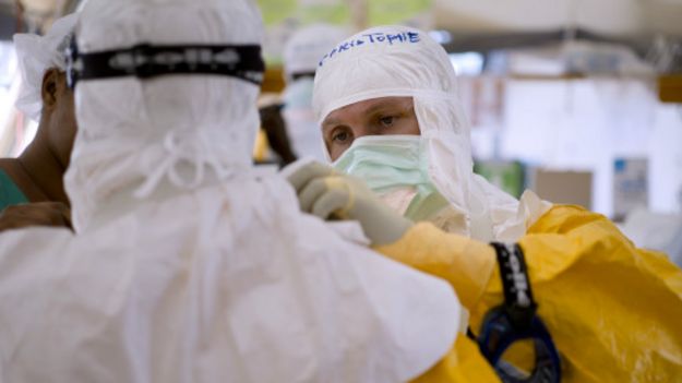 141205122739_ebola_guinea_512x288_getty_