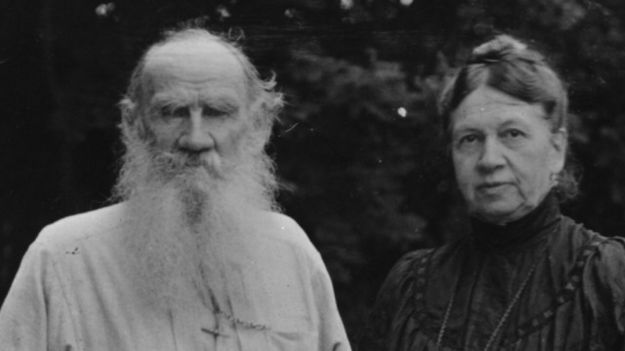 Лев Толстой с супругой