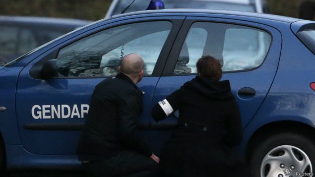 Французские полицейские в Даммартене