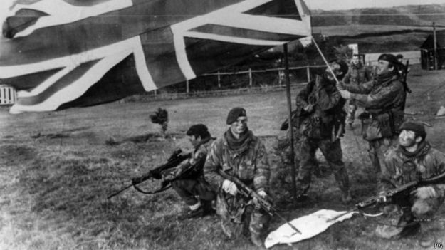 Tropas británicas durante la guerra de las Malvinas / Falklands de 1982