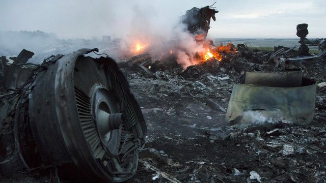 150330161156_mh17_plane_debris_640x360_ap_nocredit.jpg