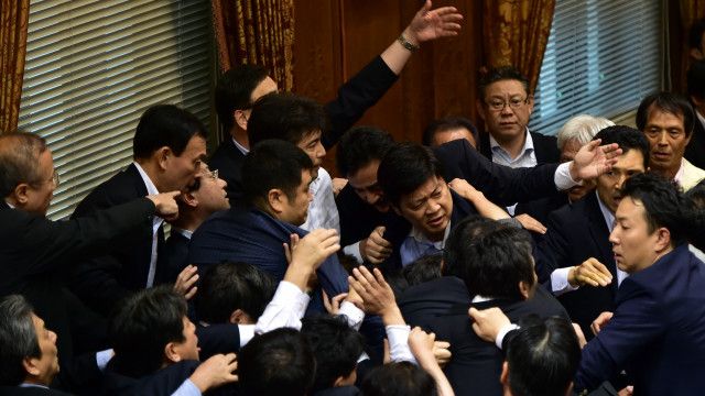 150917093251_japan_scuffle_640x360_getty_nocredit.jpg