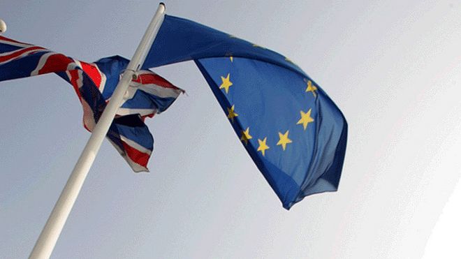 141024101230_eu_uk_british_flags-afp_288