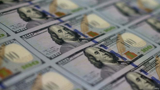 ¿Por qué está subiendo el valor del dólar?