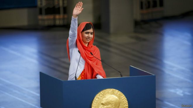 Malala ao receber o Nobel (Reuters)
