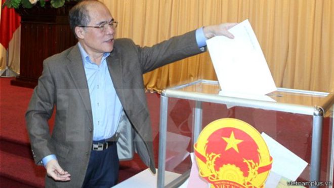 Ông Nguyễn Sinh Hùng