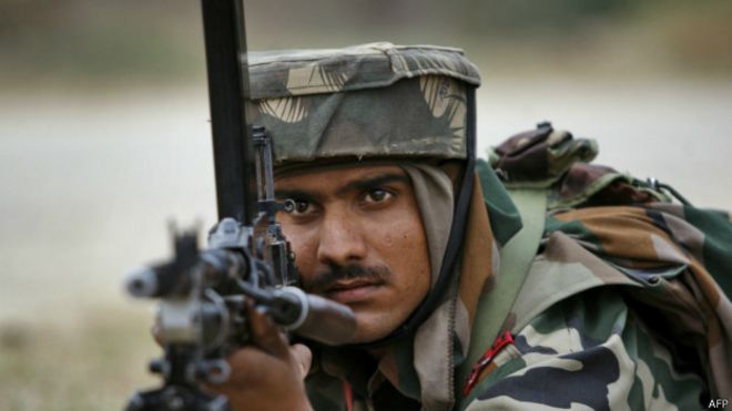 कश्मीर में भारतीय सैनिक