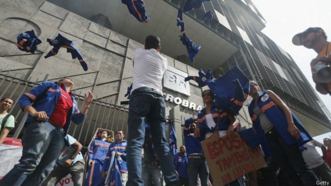 Protesto de trabalhadores terceirizados na Petrobras na última quarta-feira (Getty)