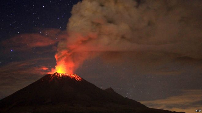 Volcán Popocatepetl en México